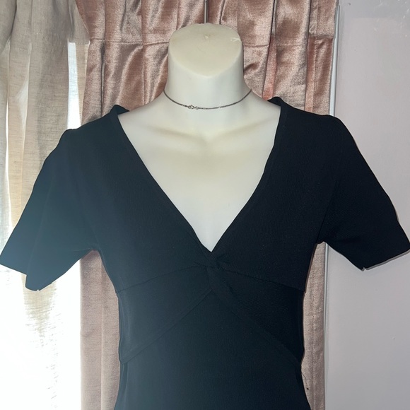 AQUA | V-neck twist bodycon - Picture 4 of 10